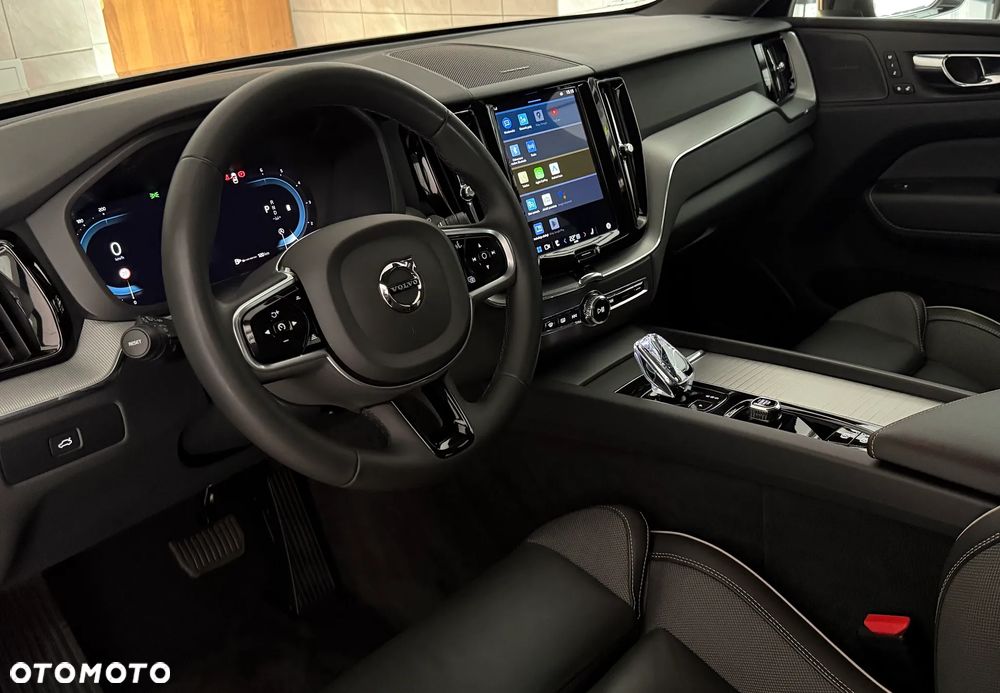 Volvo XC 60 B4 D AWD Plus Dark - 10