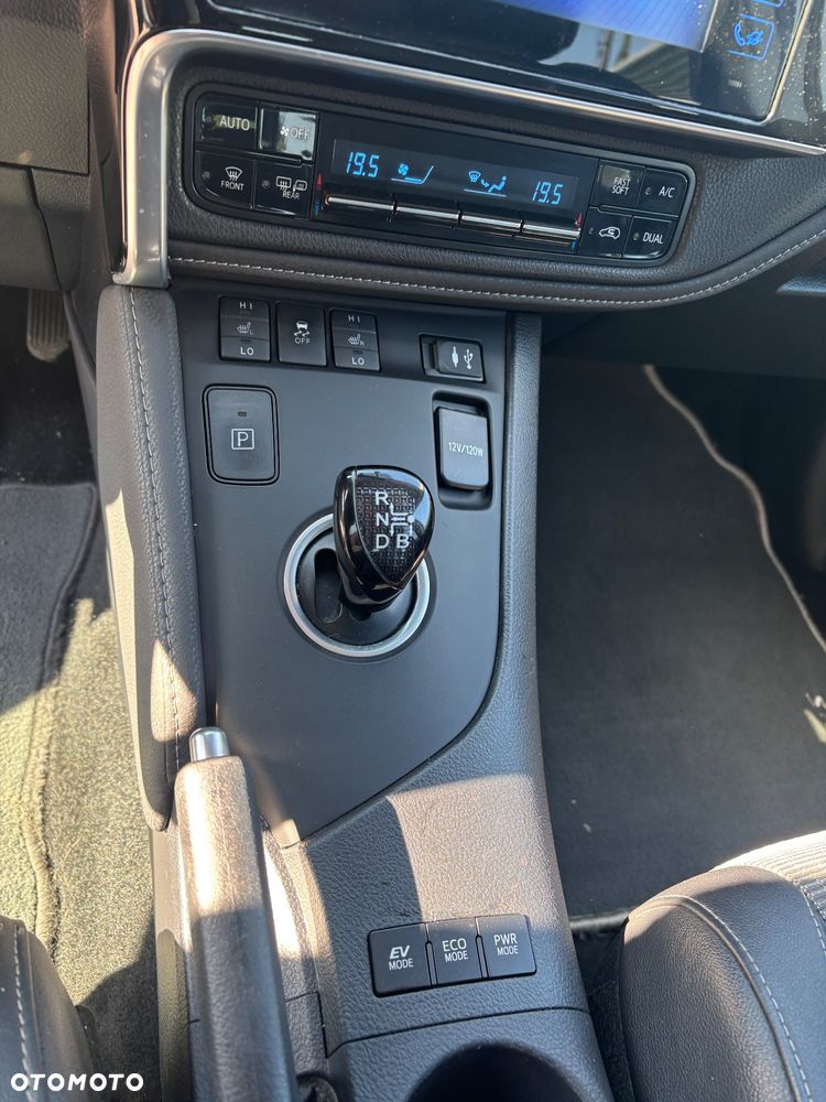 Toyota Auris 1.8 Executive - 11