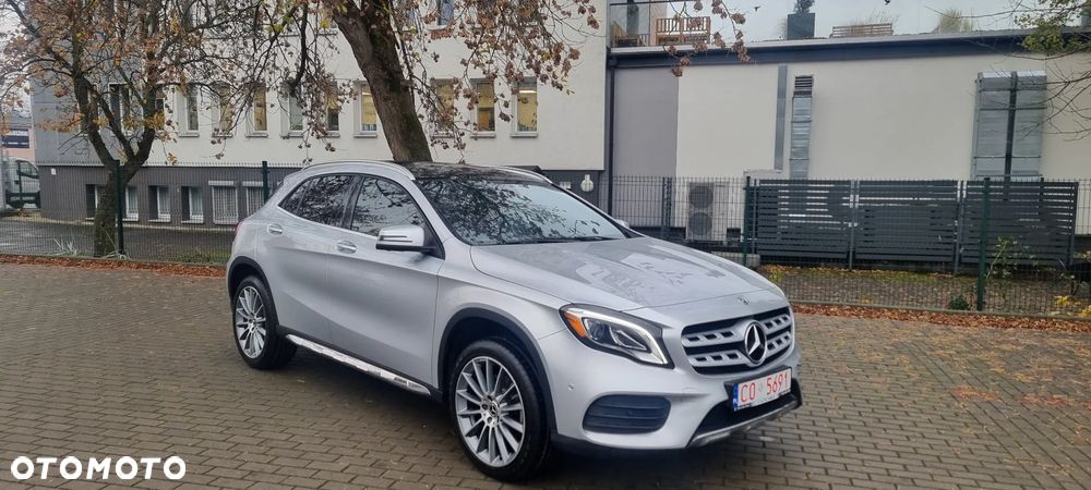 Mercedes-Benz GLA 250 4Matic 7G-DCT - 2