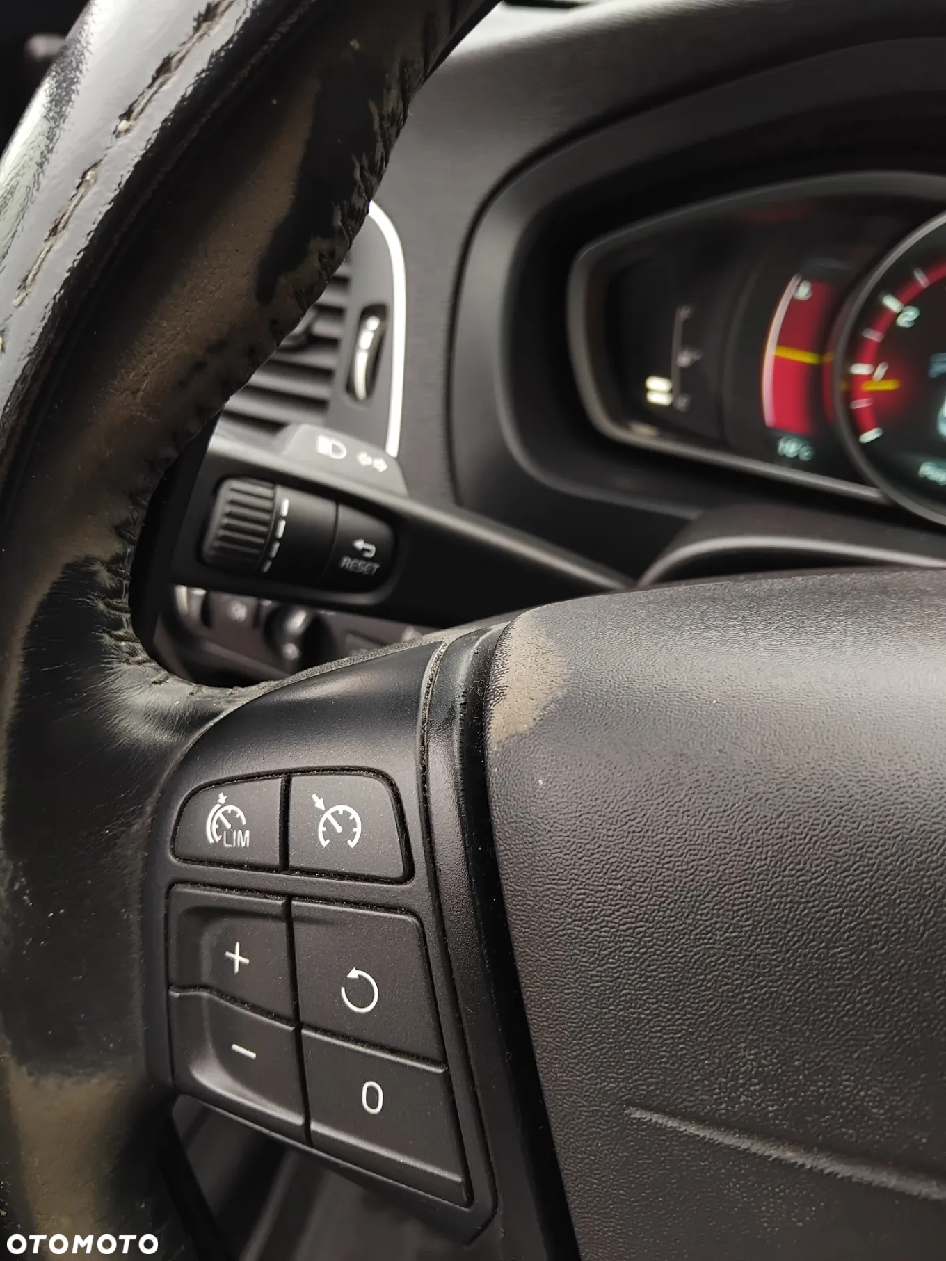 Volvo V40 - 11