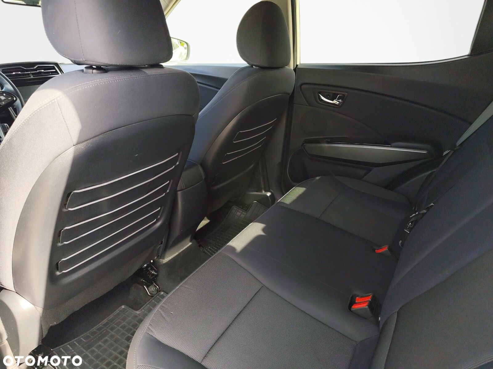 SsangYong/KGM Tivoli - 12