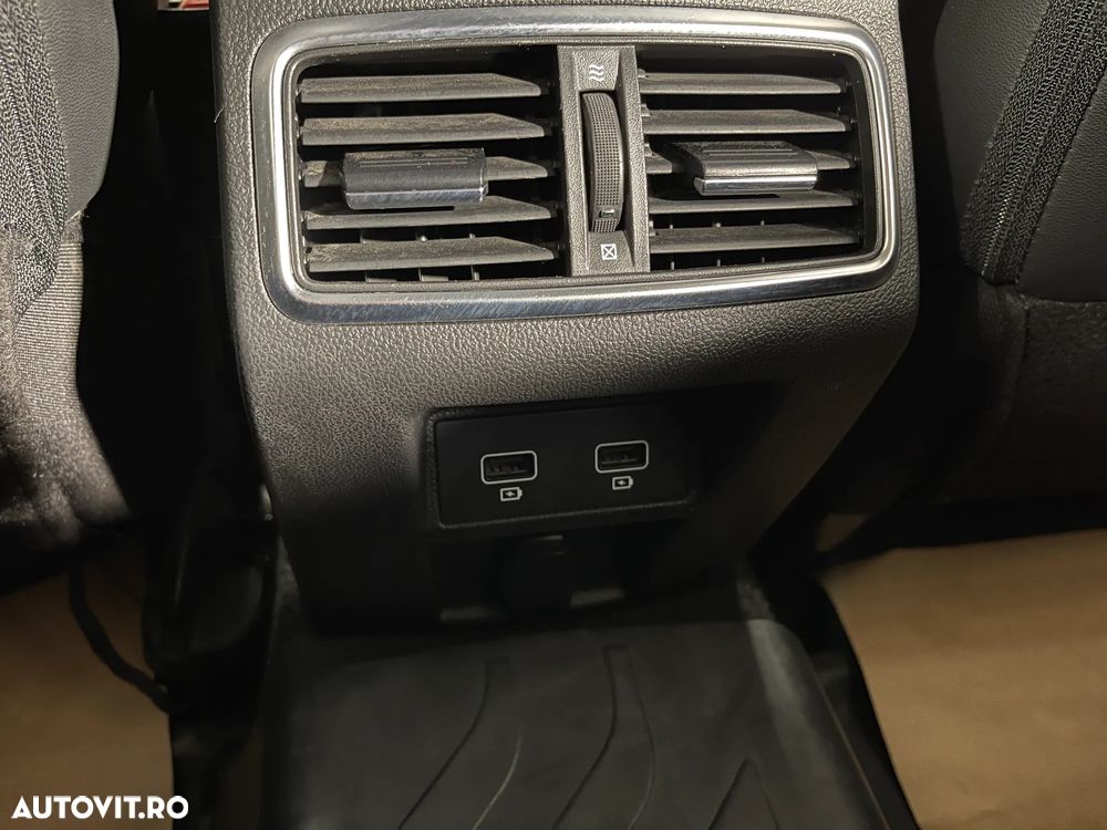 Renault Megane TCe EDC Zen - 24