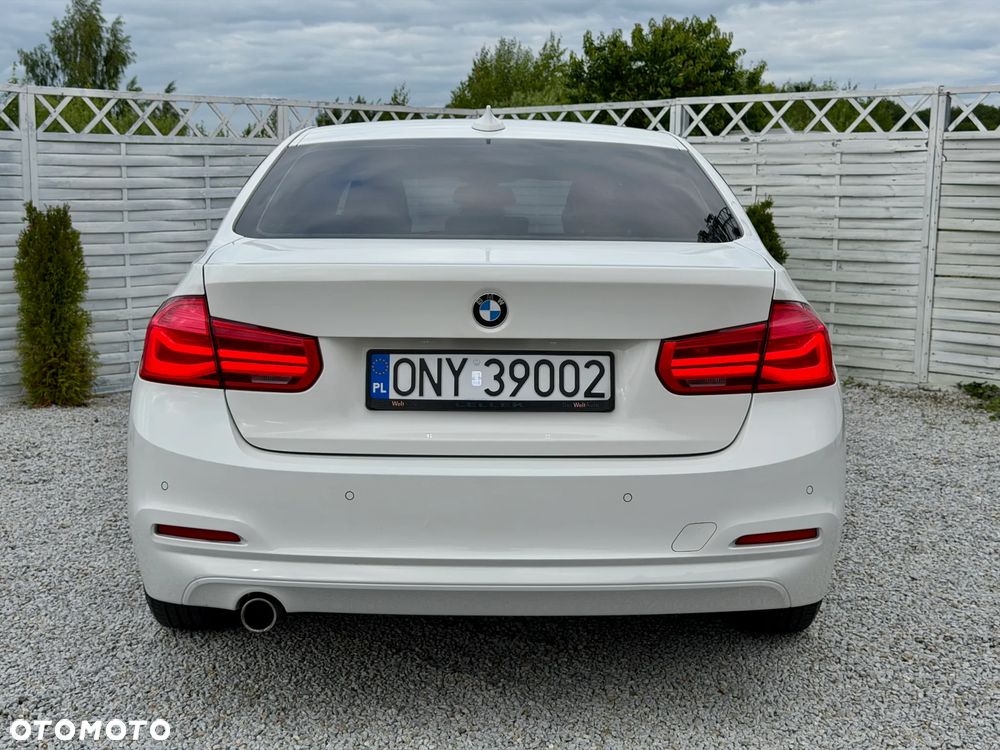 BMW Seria 3 318i - 27