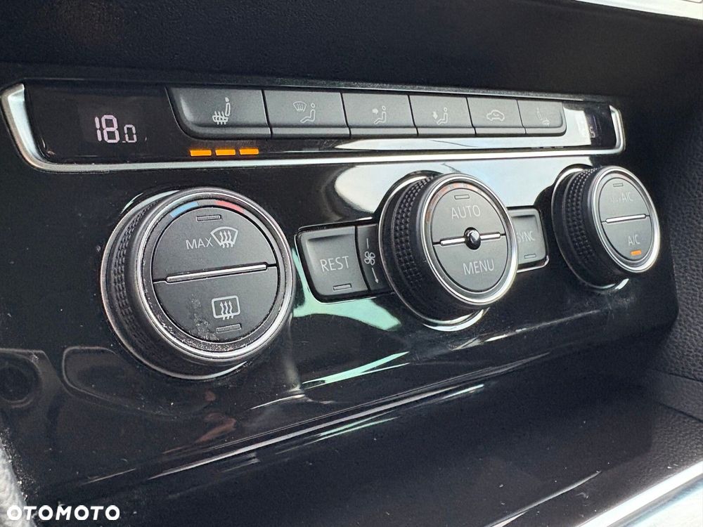 Volkswagen Passat Variant - 25