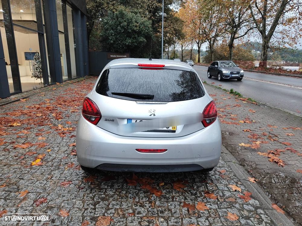Peugeot 208 1.6 BlueHDi Style - 3