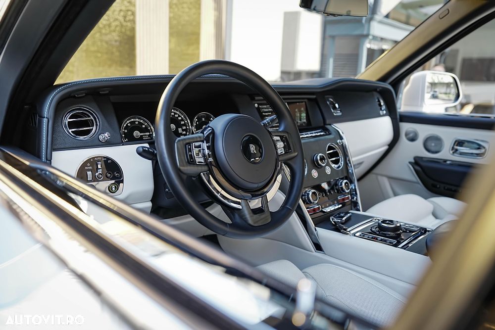 Rolls-Royce Cullinan Standard - 32