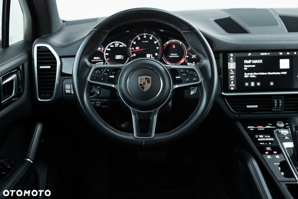 Porsche Cayenne - 23