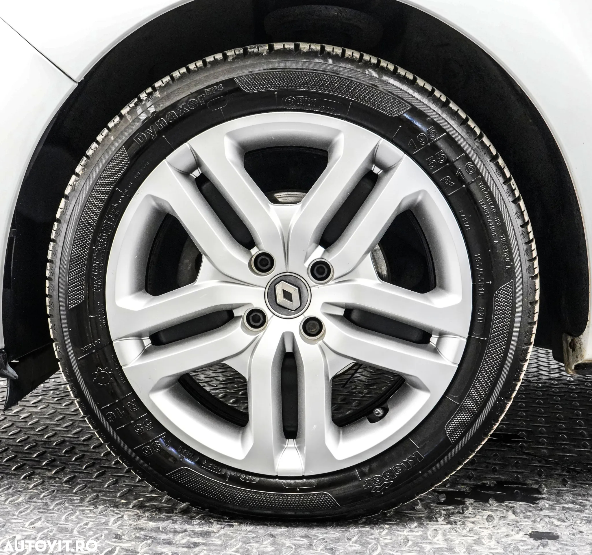Renault Clio IV 0.9 Energy TCe Intens - 28