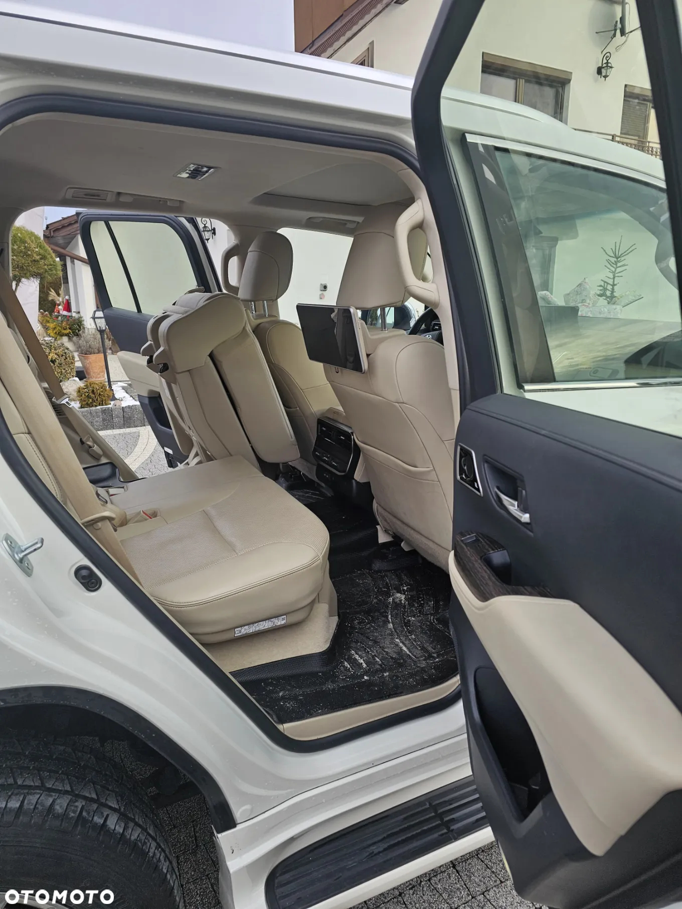 Toyota Land Cruiser - 16
