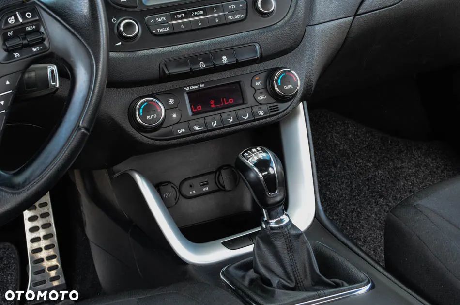 Kia Ceed 1.6 GDI SW Vision - 38