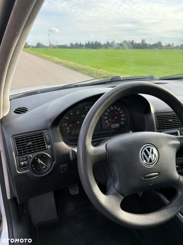 Volkswagen Golf - 14