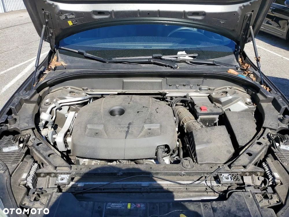 Volvo XC 60 T6 AWD Geartronic Momentum - 11