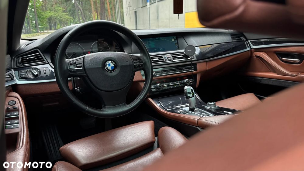 BMW Seria 5 525d Sport-Aut Luxury Line - 8