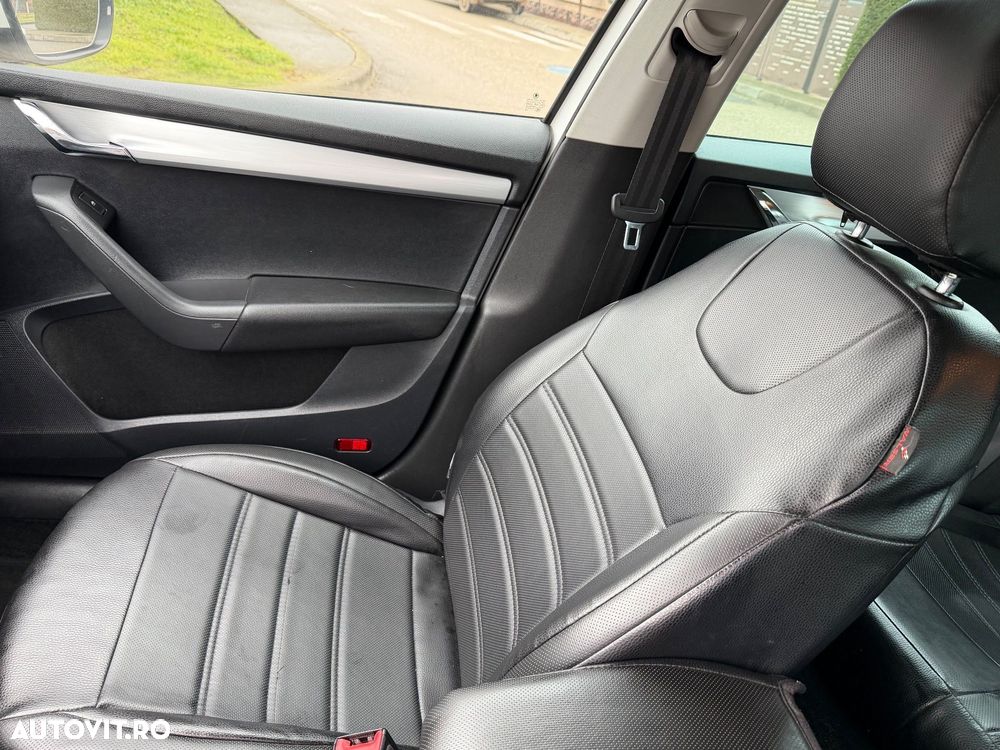 Skoda Octavia 1.6 TDI DSG Style - 22
