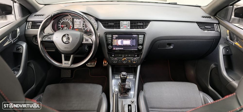 Skoda Octavia 2.0 TDI DSG RS - 36