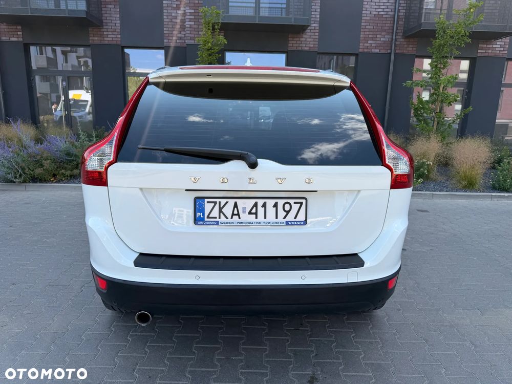 Volvo XC 60 D4 Geartronic Summum - 16