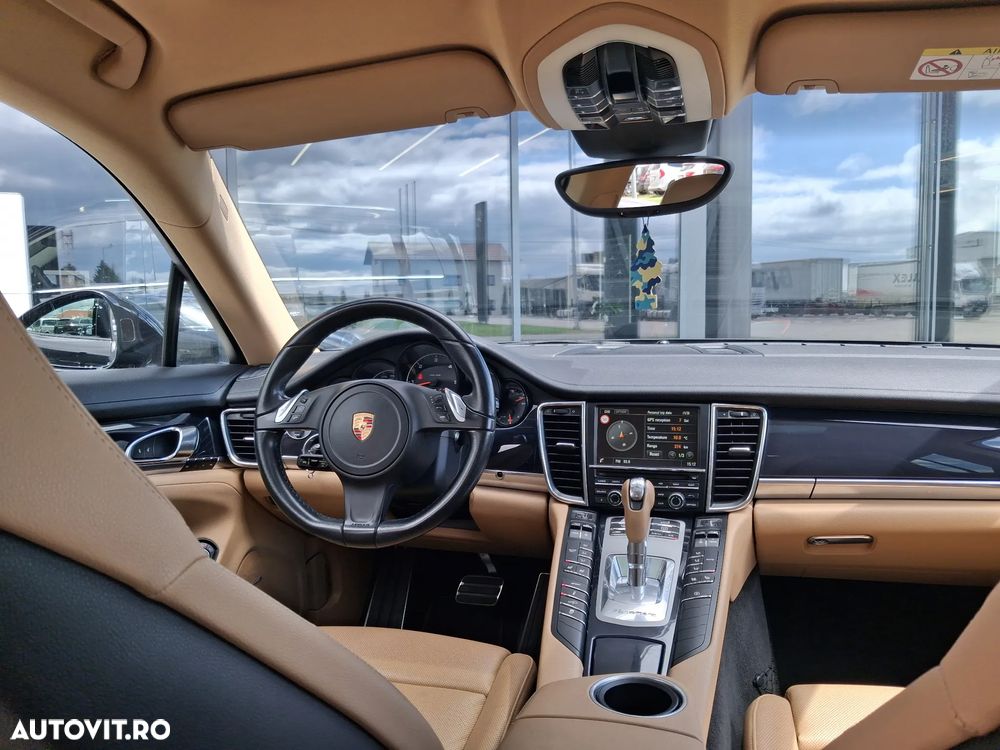 Porsche Panamera - 25