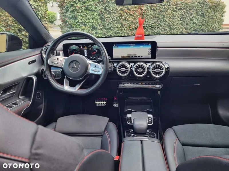 Mercedes-Benz CLA 220 4-Matic AMG Line 7G-DCT - 14