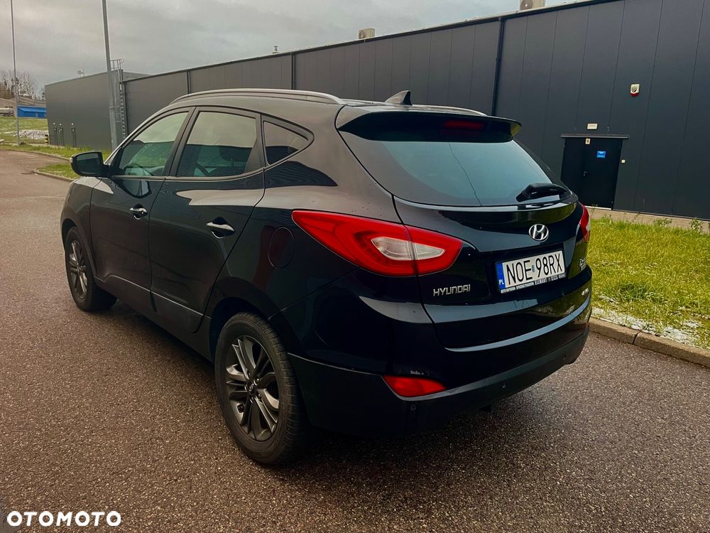 Hyundai ix35 2.0 CRDi 4WD Fifa World Cup Gold Edition - 4