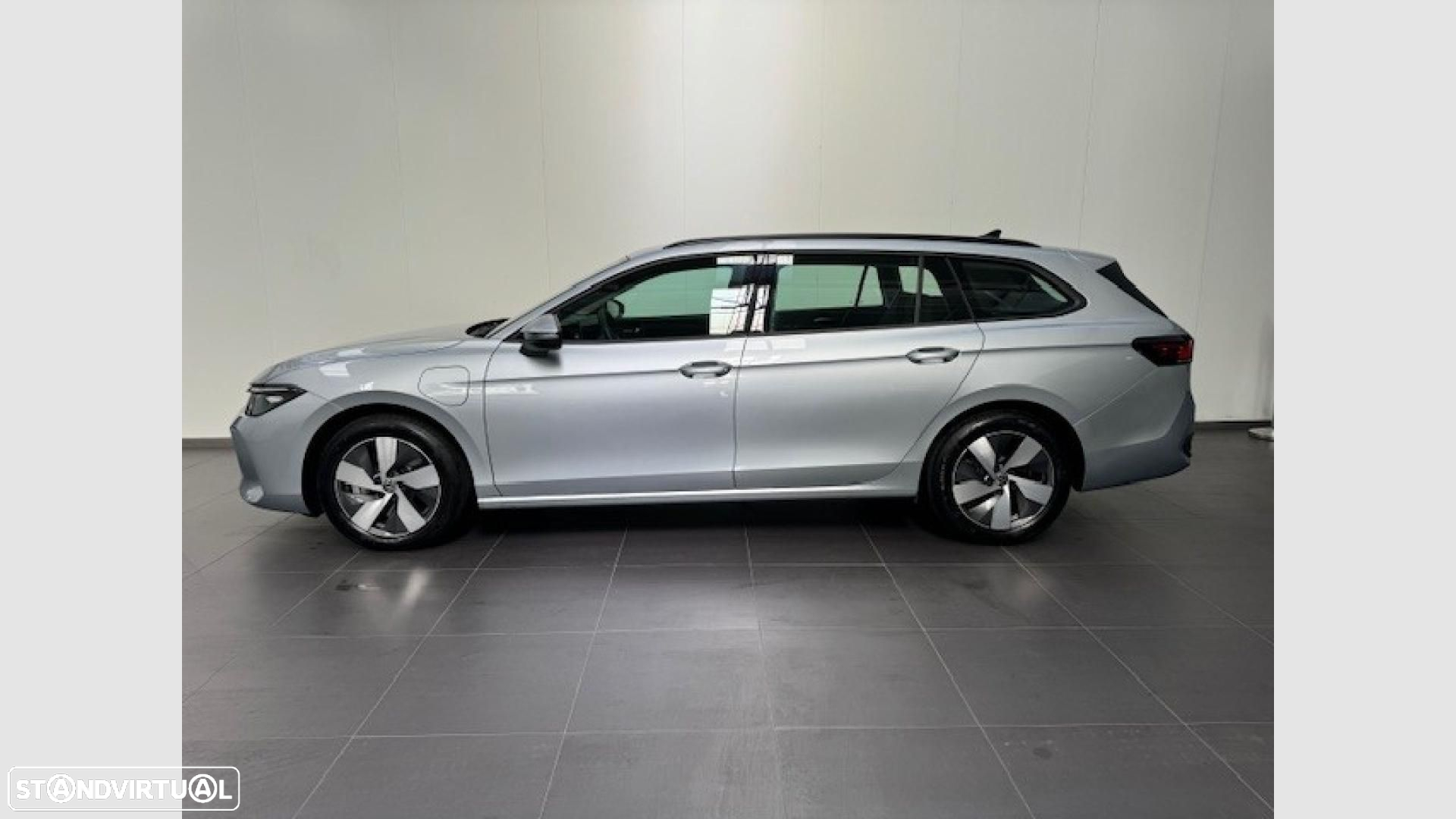 VW Passat Variant - 2