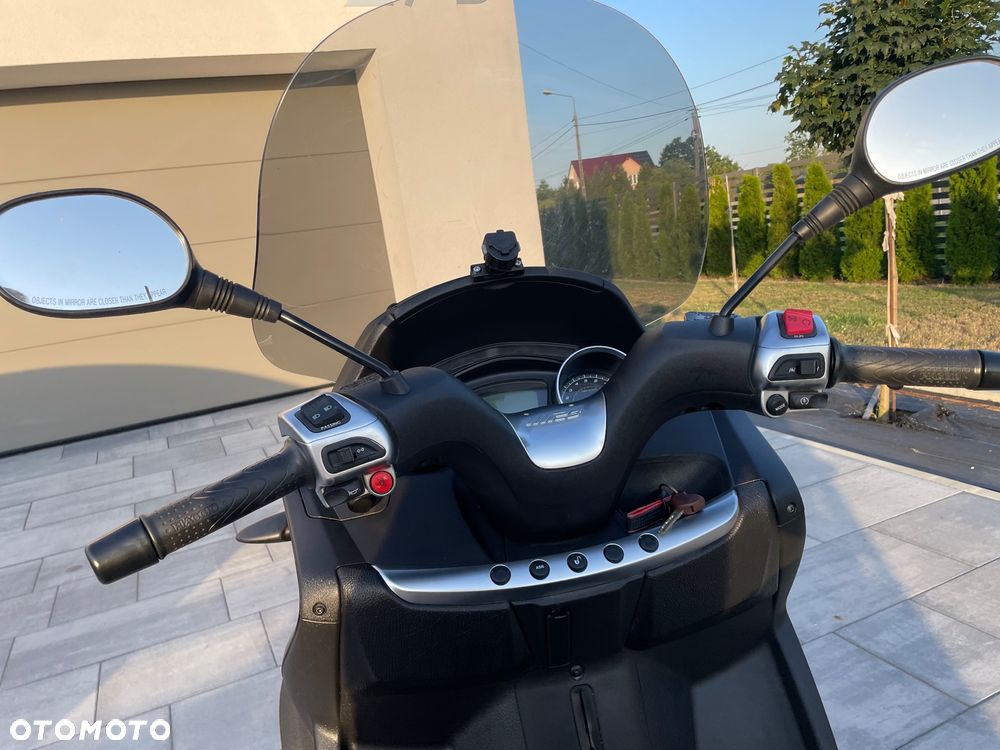 Piaggio MP-3 - 12