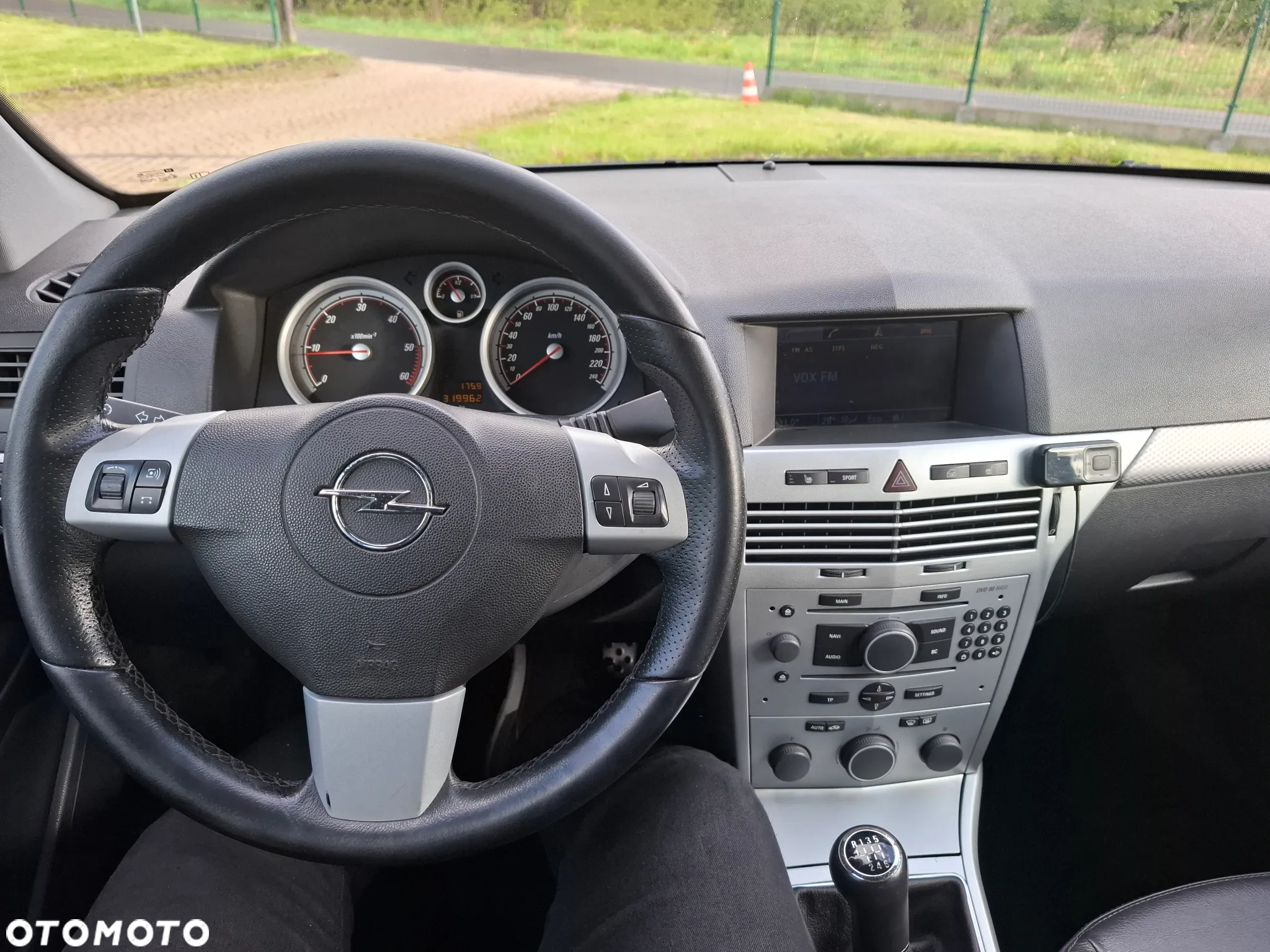 Opel Astra 1.9 CDTI Caravan DPF NAVI - 13