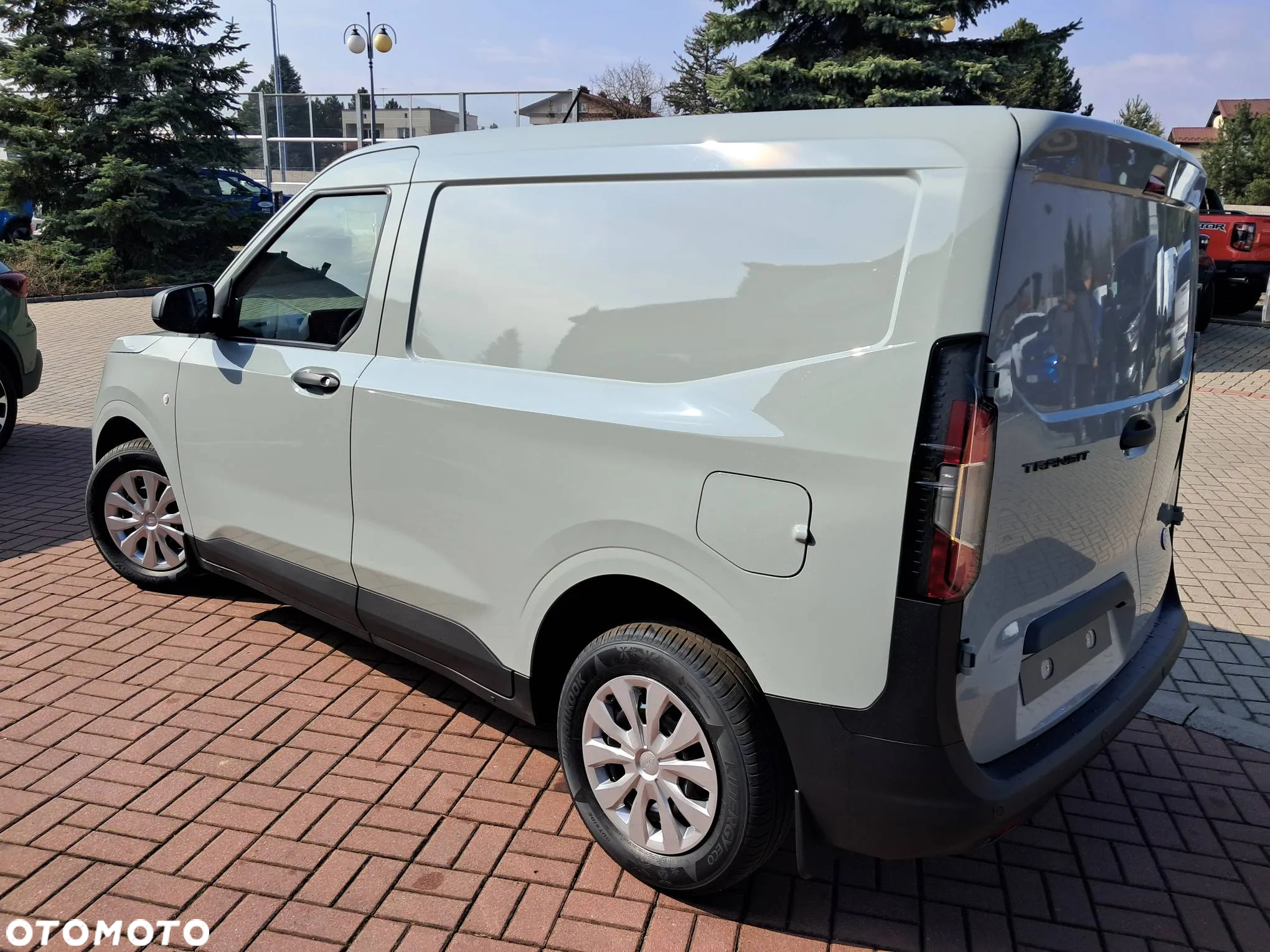Ford Transit Courier - 7