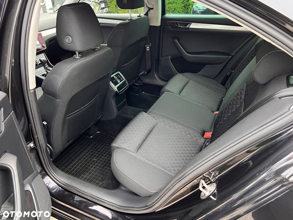 Skoda Superb 2.0 TDI SCR Style DSG - 10