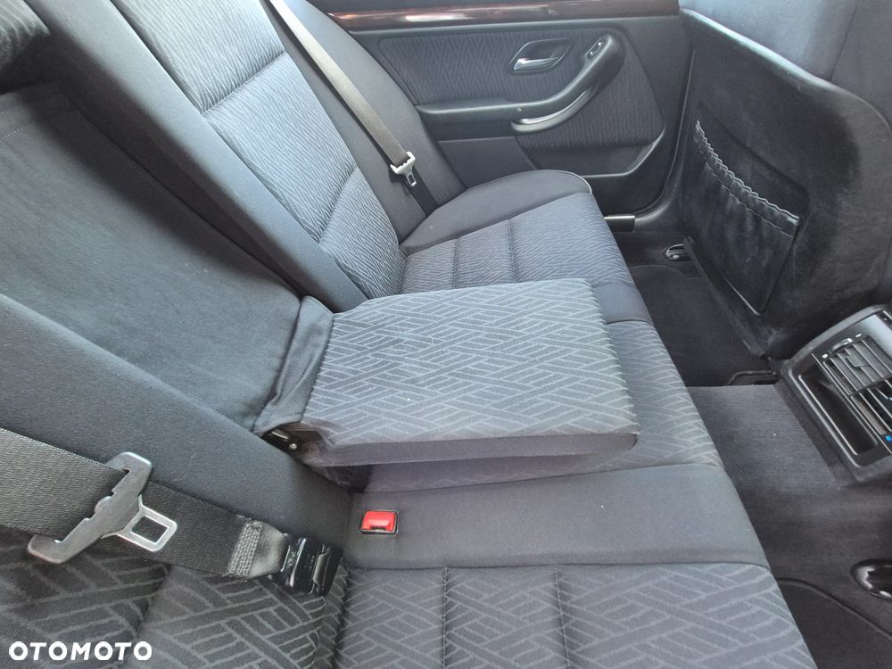 BMW Seria 5 525i - 33