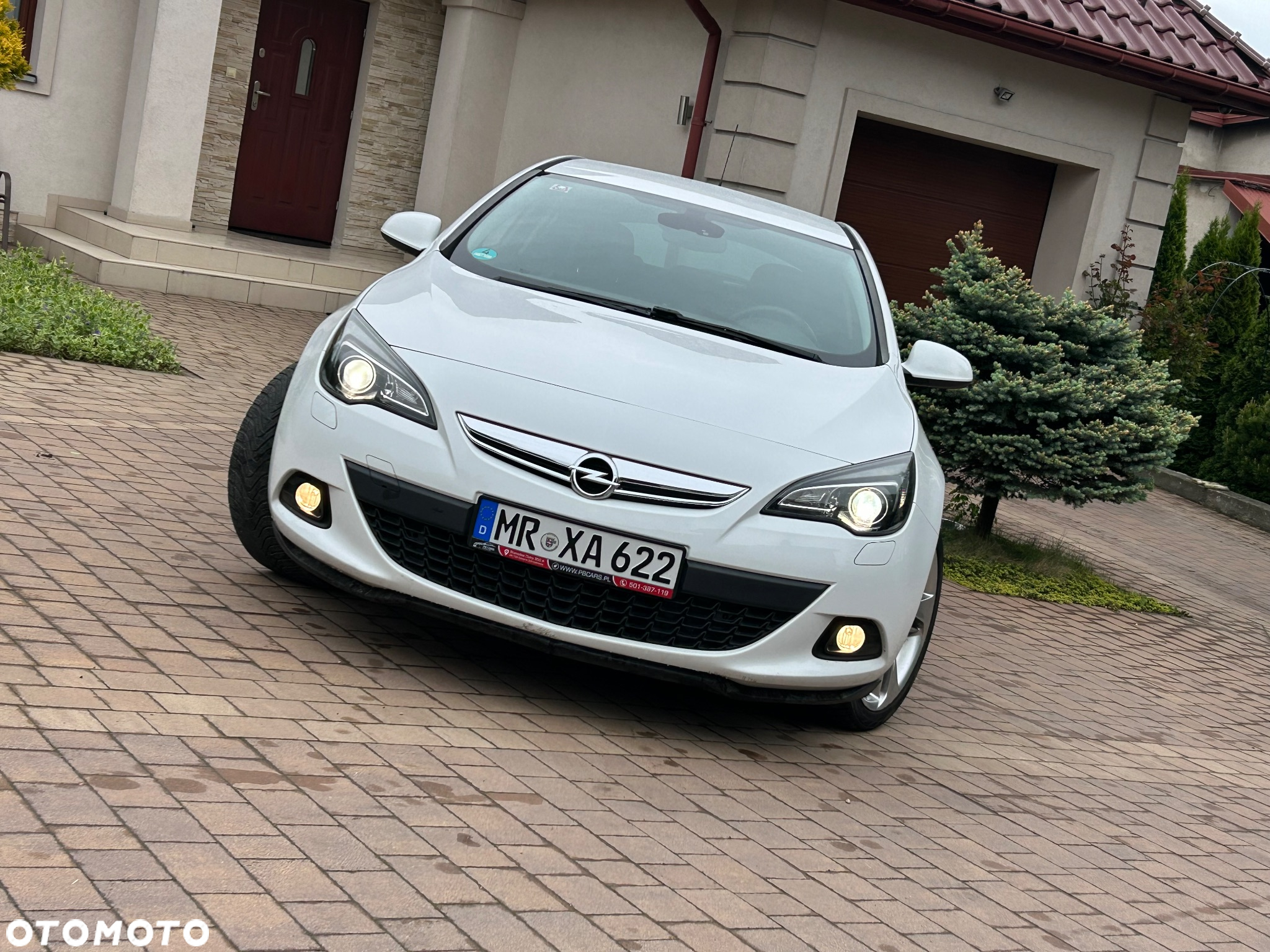 Opel Astra GTC 1.4 Turbo - 21