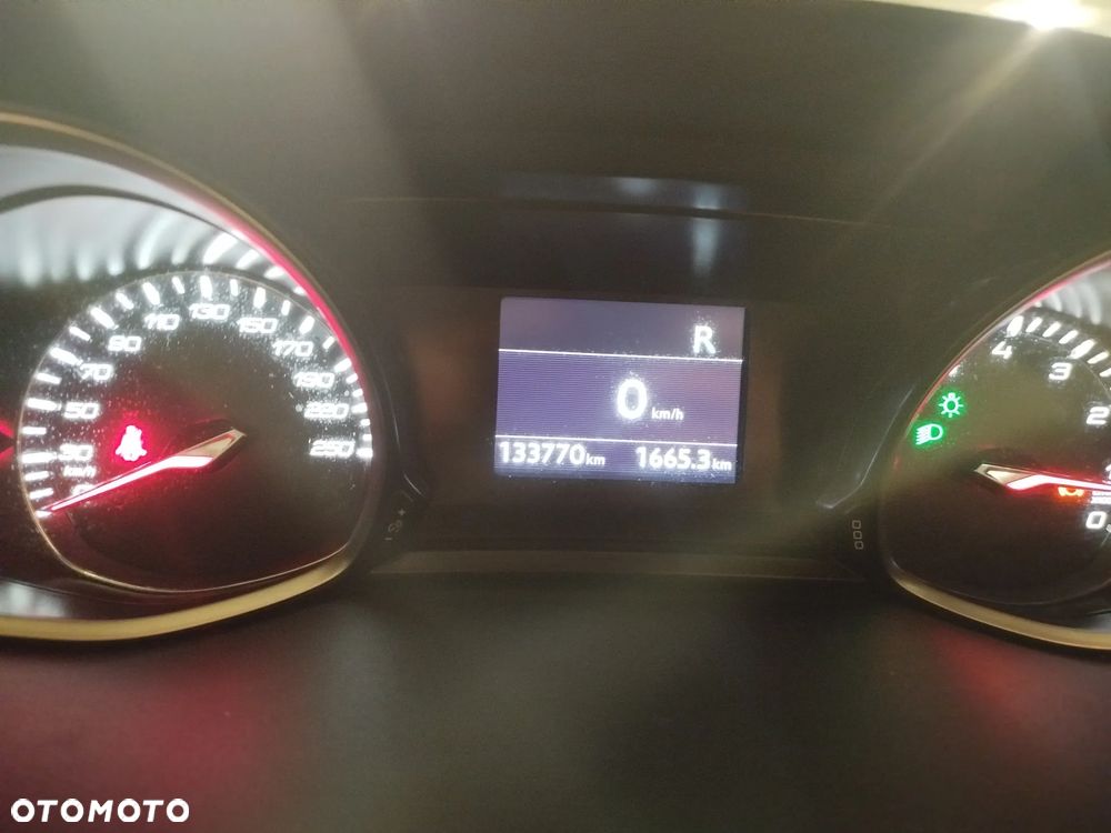 Peugeot 308 PureTech 130 GPF EAT8 Stop & Start Tech Edition - 11