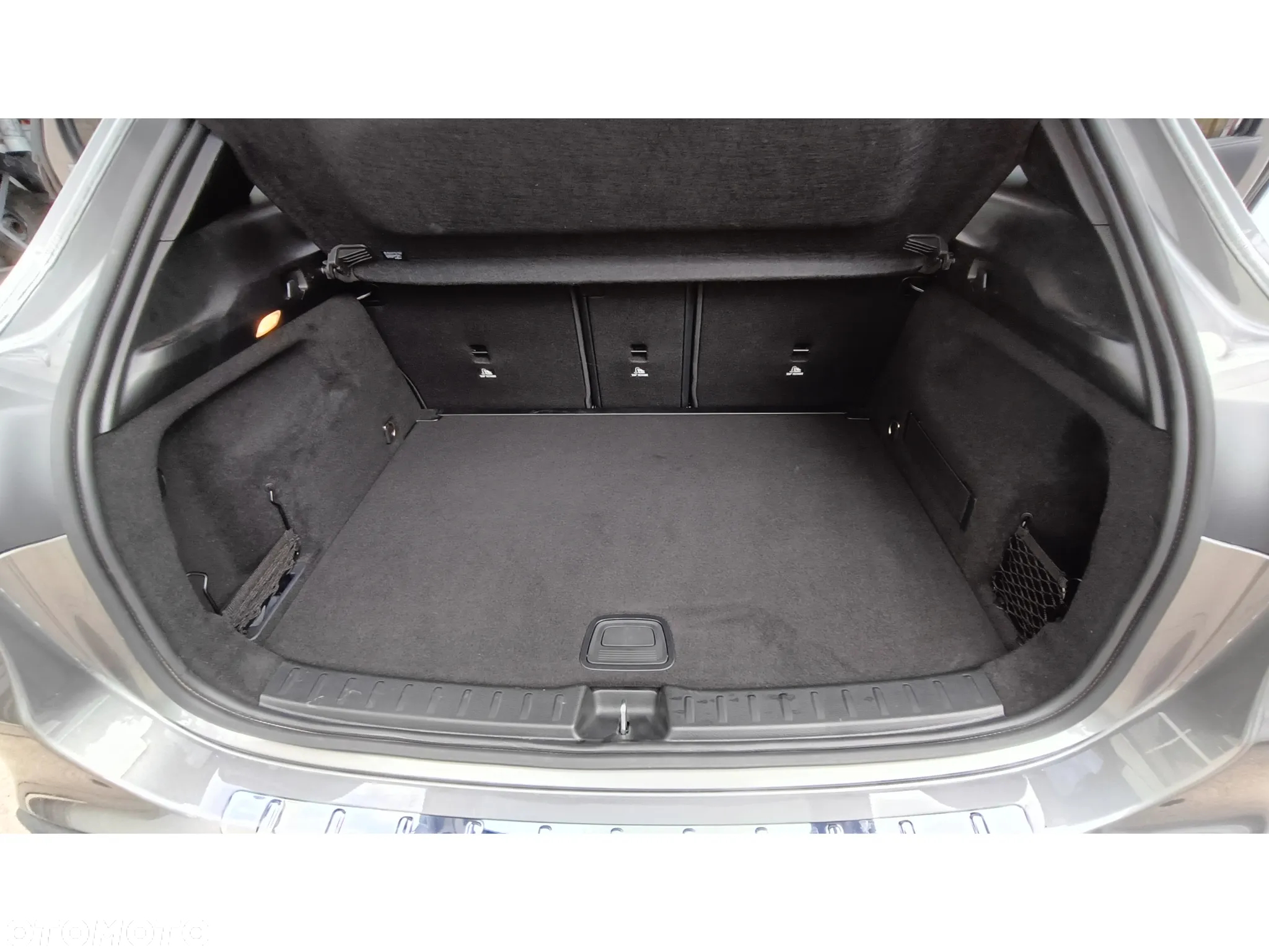 Mercedes-Benz GLA 250 4-Matic - 28