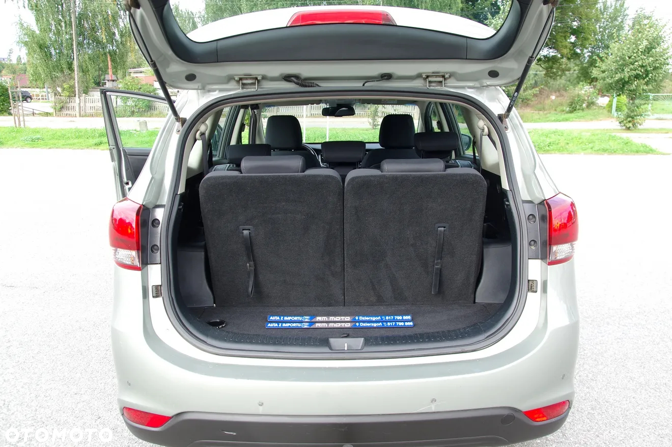 Kia Carens 1.7 CRDi XL 7os - 24