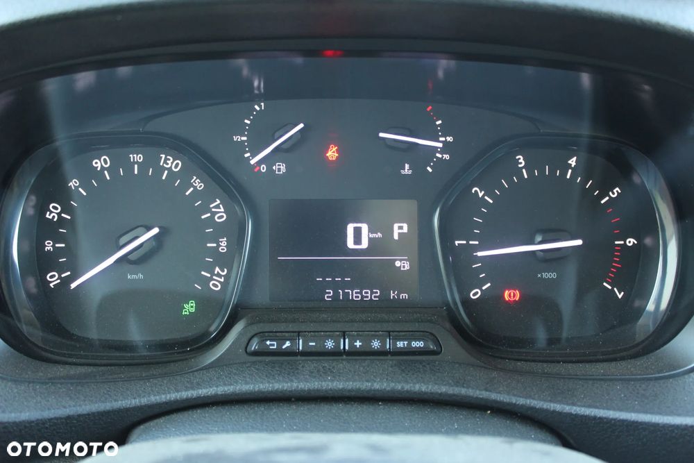 Opel Vivaro - 18