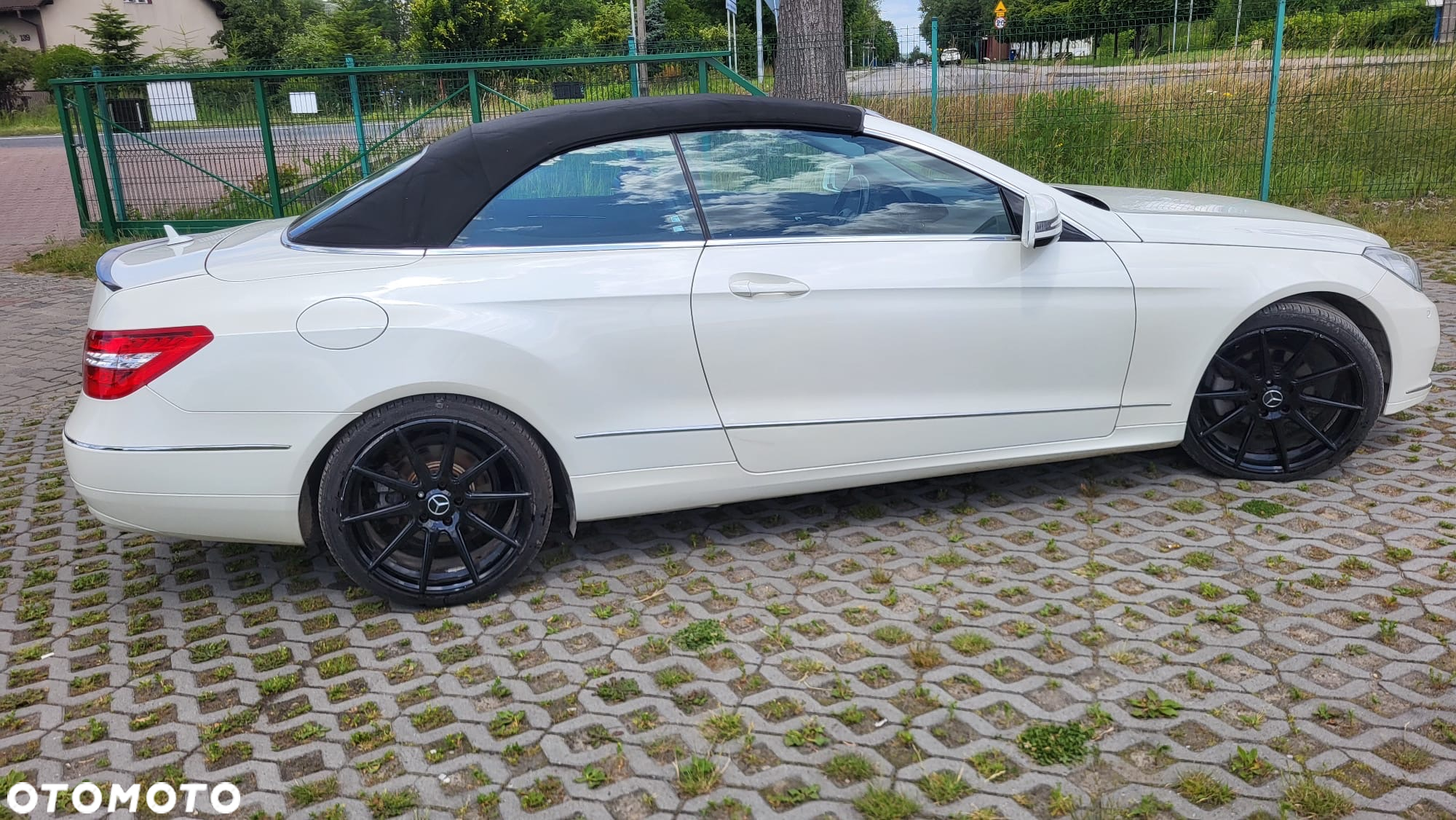 Mercedes-Benz Klasa E 250 CGI Cabrio BlueEFFICIENCY Automatik Avantgarde - 14
