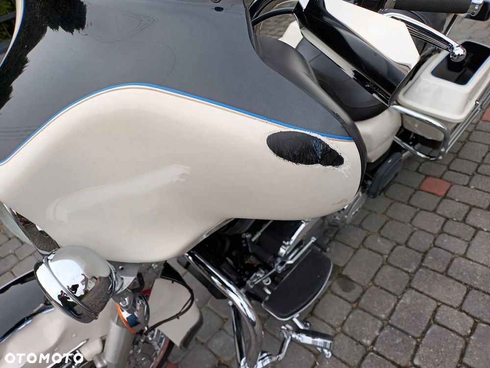 Harley-Davidson FLH Electra Glide - 15