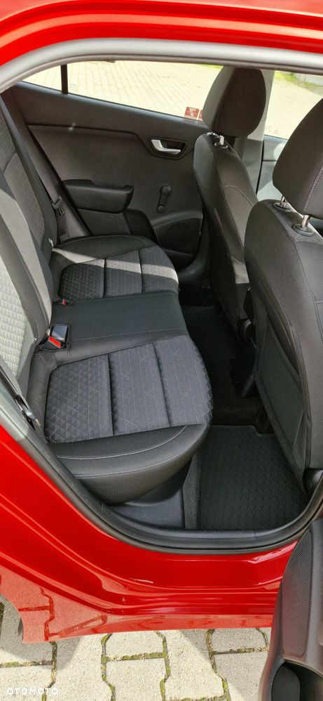 Kia Rio 1.2 M - 11