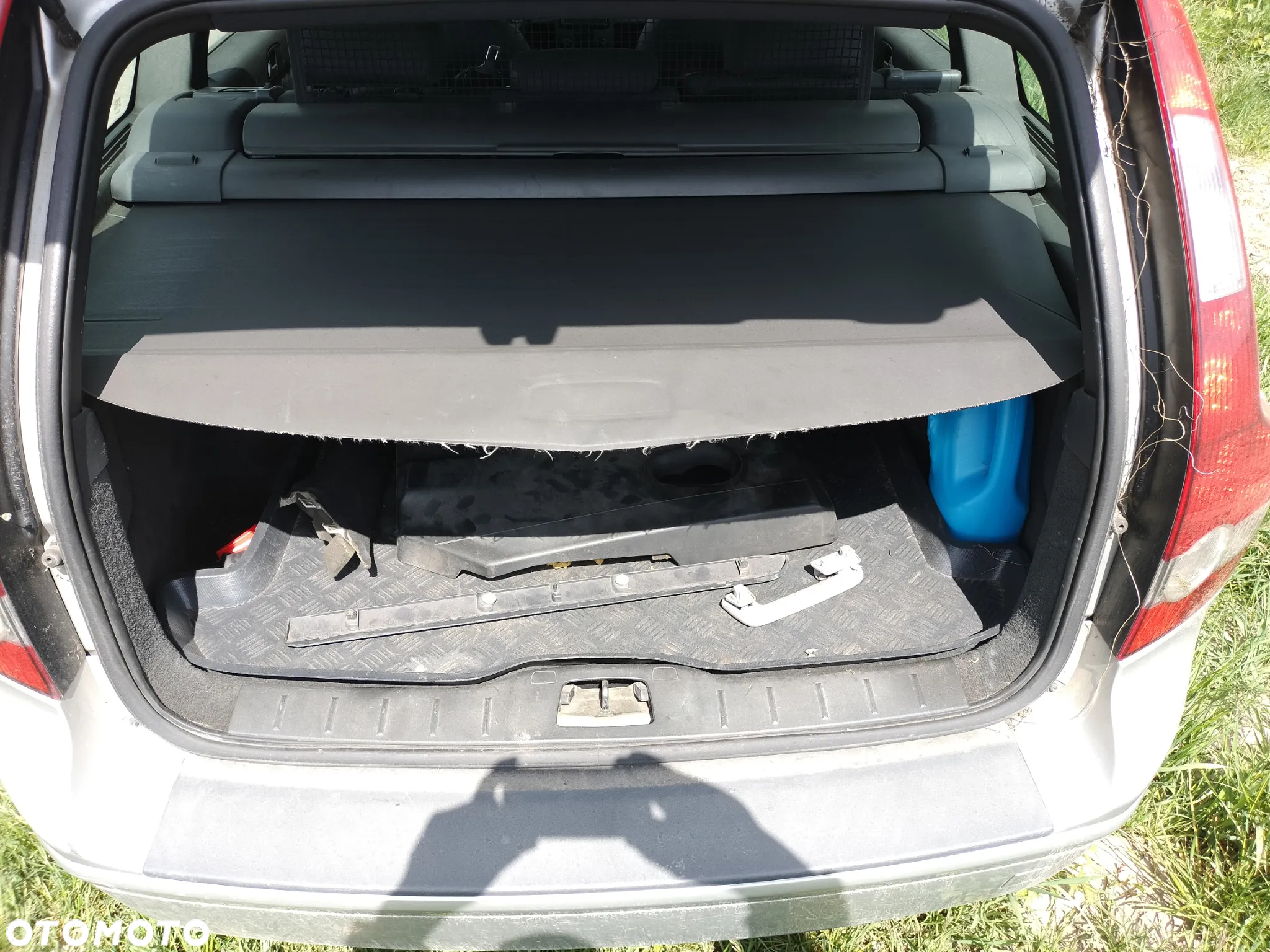 volvo V50 kod farby 426-26 na czesci 2.0 diesel - 6