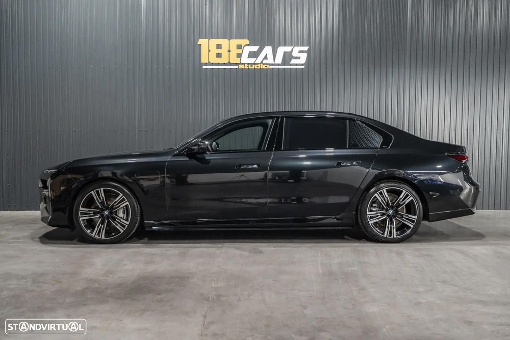 BMW 750 750e xDrive Pack Desportivo M - 31