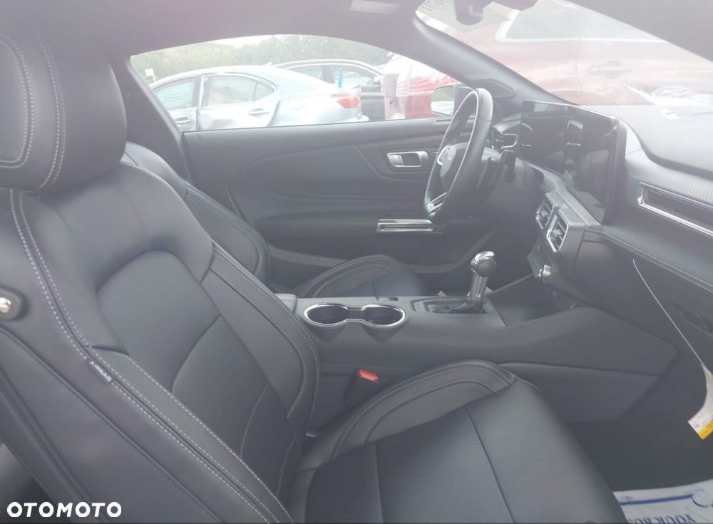 Ford Mustang - 9