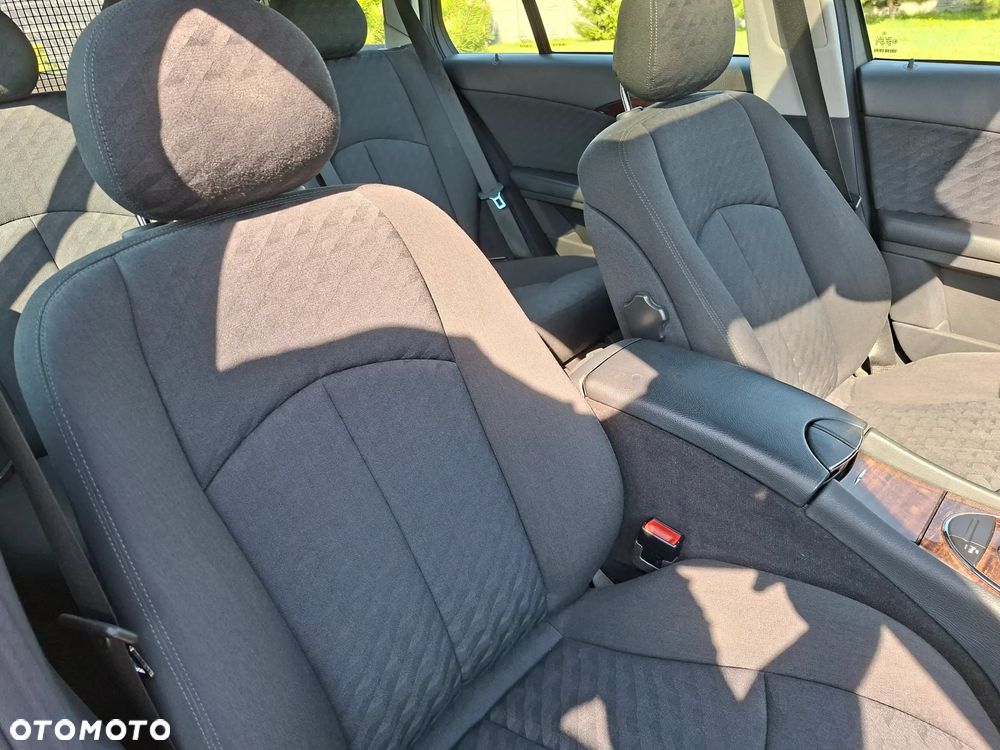 Mercedes-Benz Klasa E 200 Kompressor Automatik Classic - 22