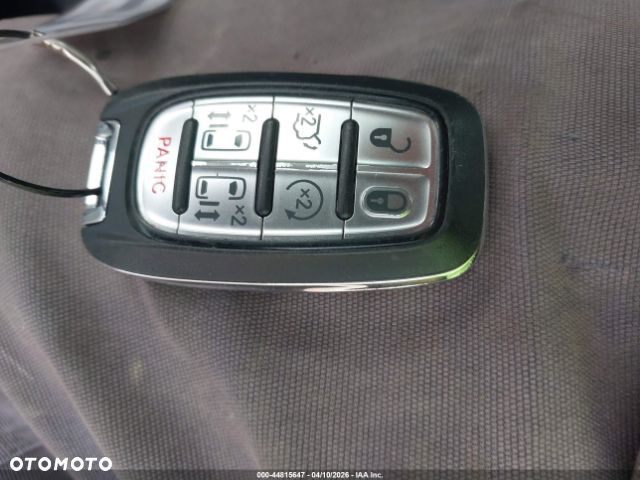 Chrysler Pacifica ver-2-5-sports--line-awd - 14