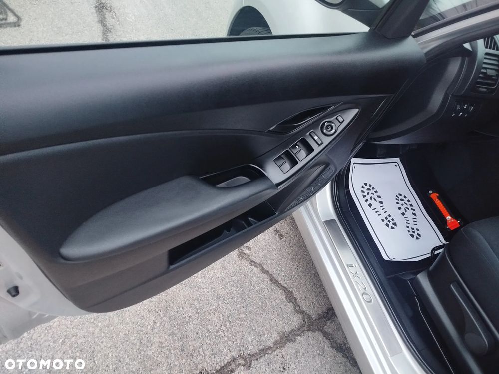 Hyundai ix20 1.4 blue YES Plus - 18