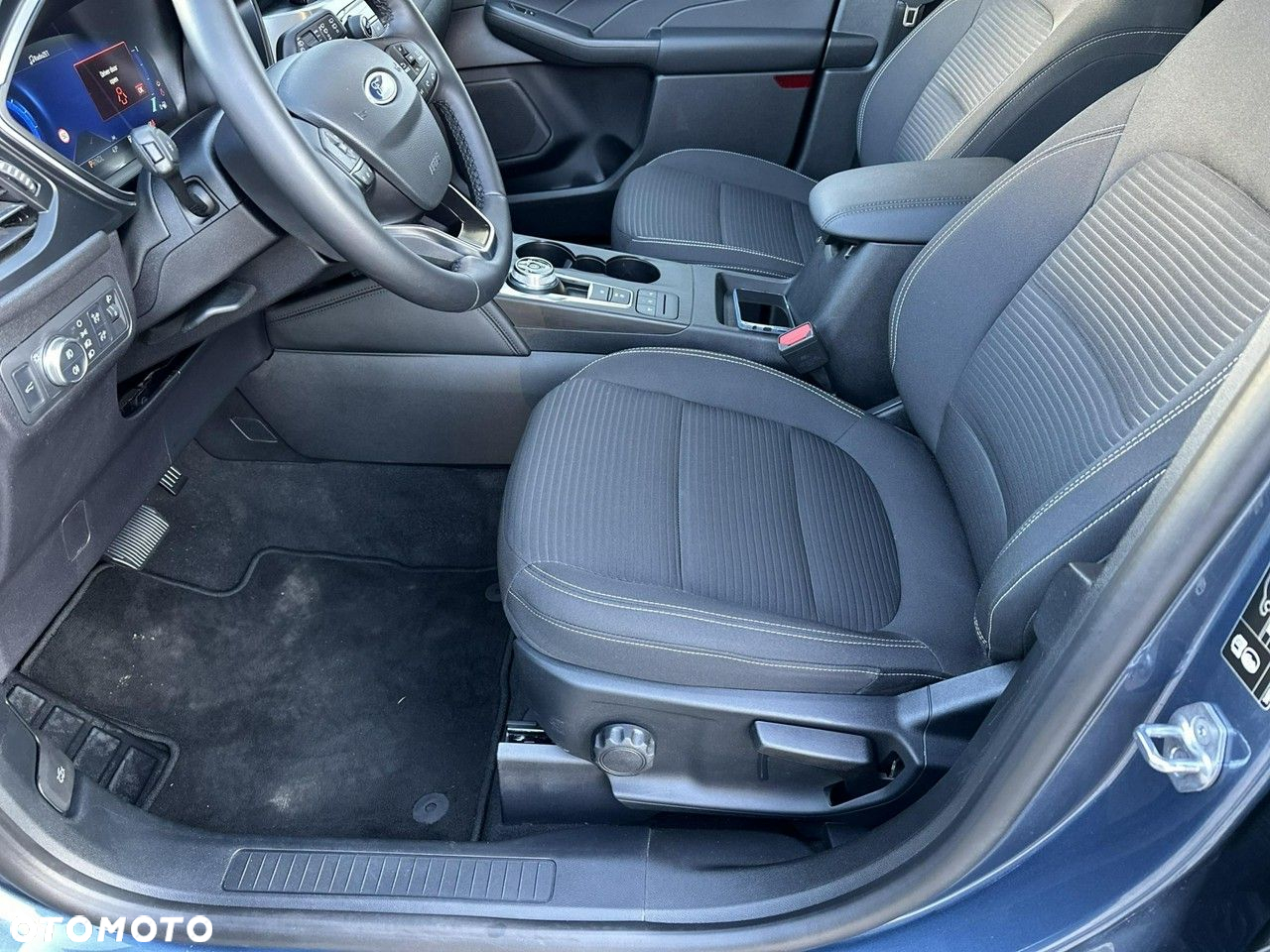 Ford Kuga - 10