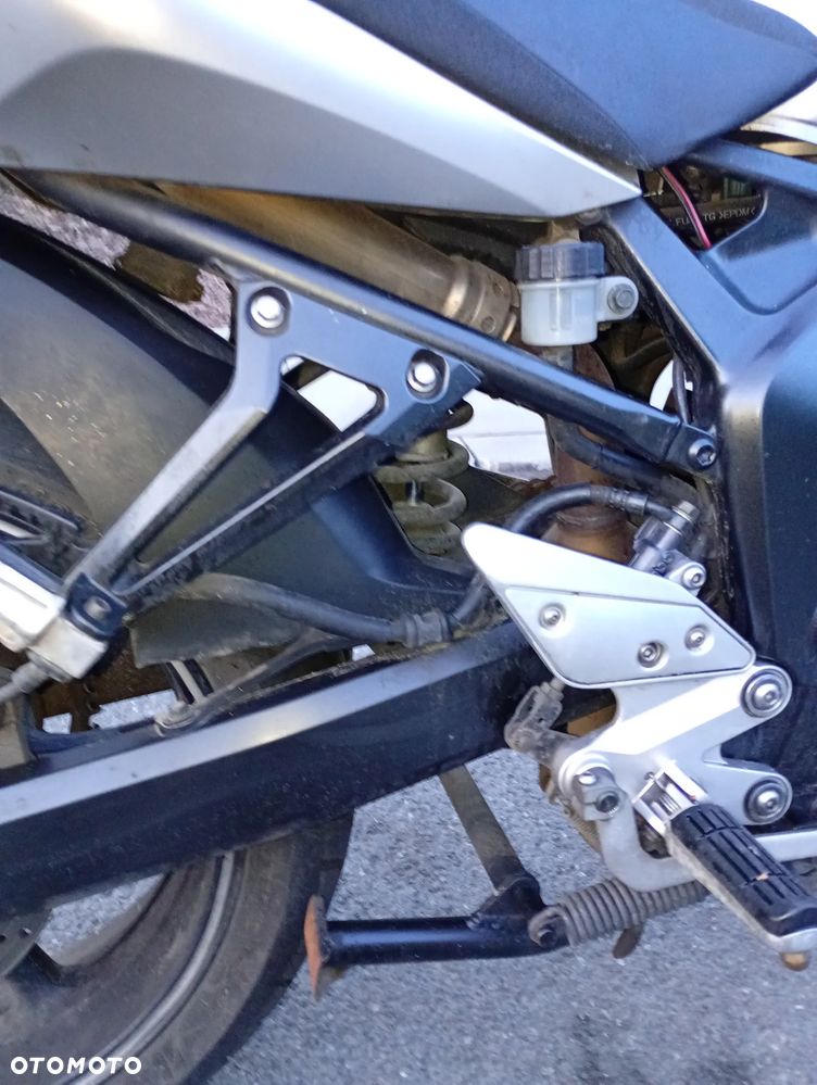 Yamaha FZ6 - 10