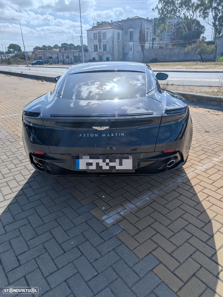 Aston Martin DB11 Coupé V8 Auto - 2