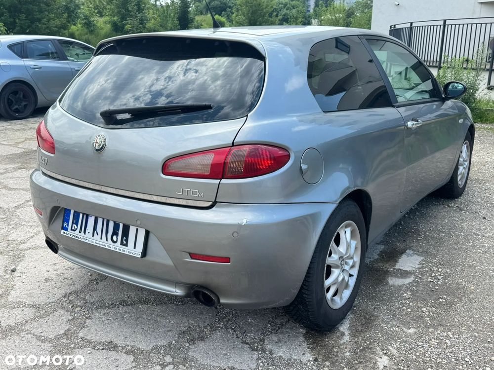 Alfa Romeo 147 1.9 JTD 8V M-Jet Distinctive - 1