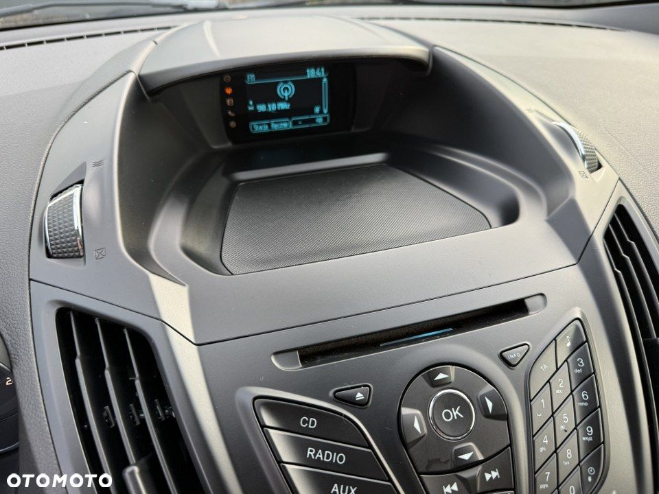 Ford Kuga 2.0 TDCi 2x4 Titanium - 23