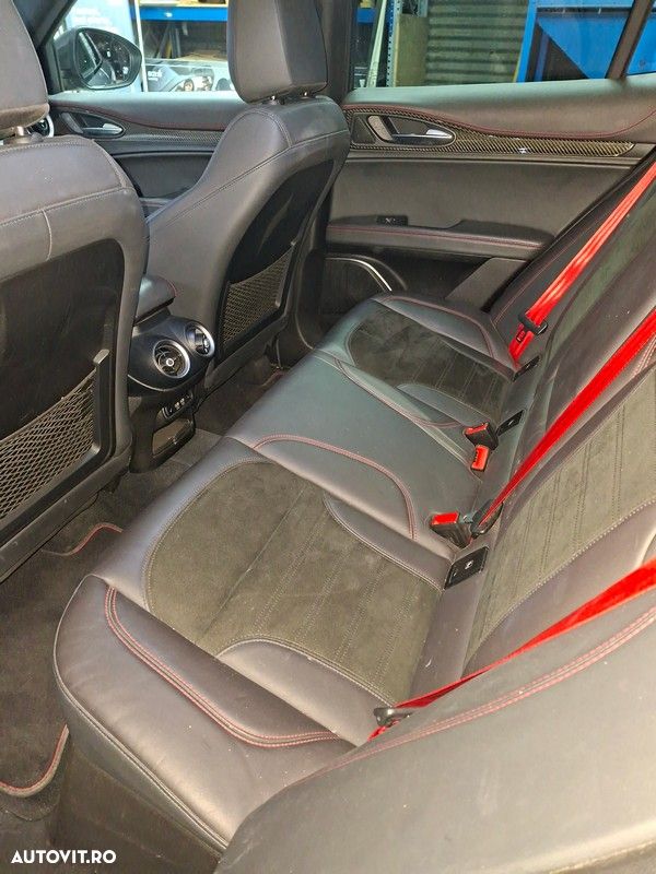 Alfa Romeo Stelvio 2.9 V6 Turbo AWD AT8 Quadrifoglio - 12