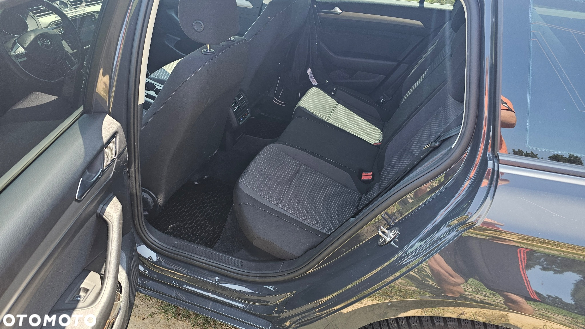 Volkswagen Passat 2.0 TDI SCR Trendline - 14